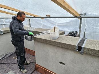 Terrassensanierung: Aufbringung der Kopfsteine