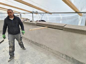 Terrassensanierung: Aufbringung der Kopfsteine